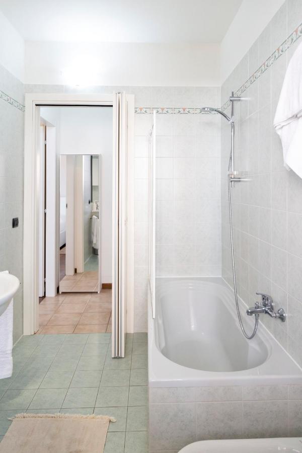 Vanilla - Cozy Apartment With Private Terrace Arona Esterno foto